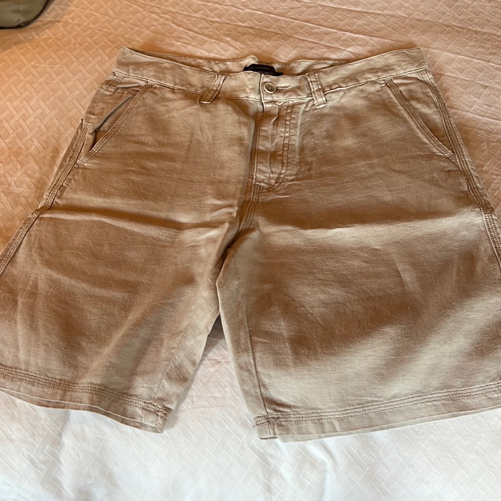 John Varvatos shorts size 33.